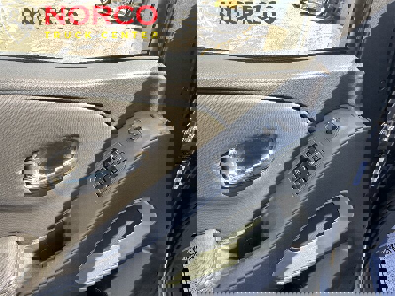 Used 2023 Nissan Frontier SV w/ Technology Package image 16