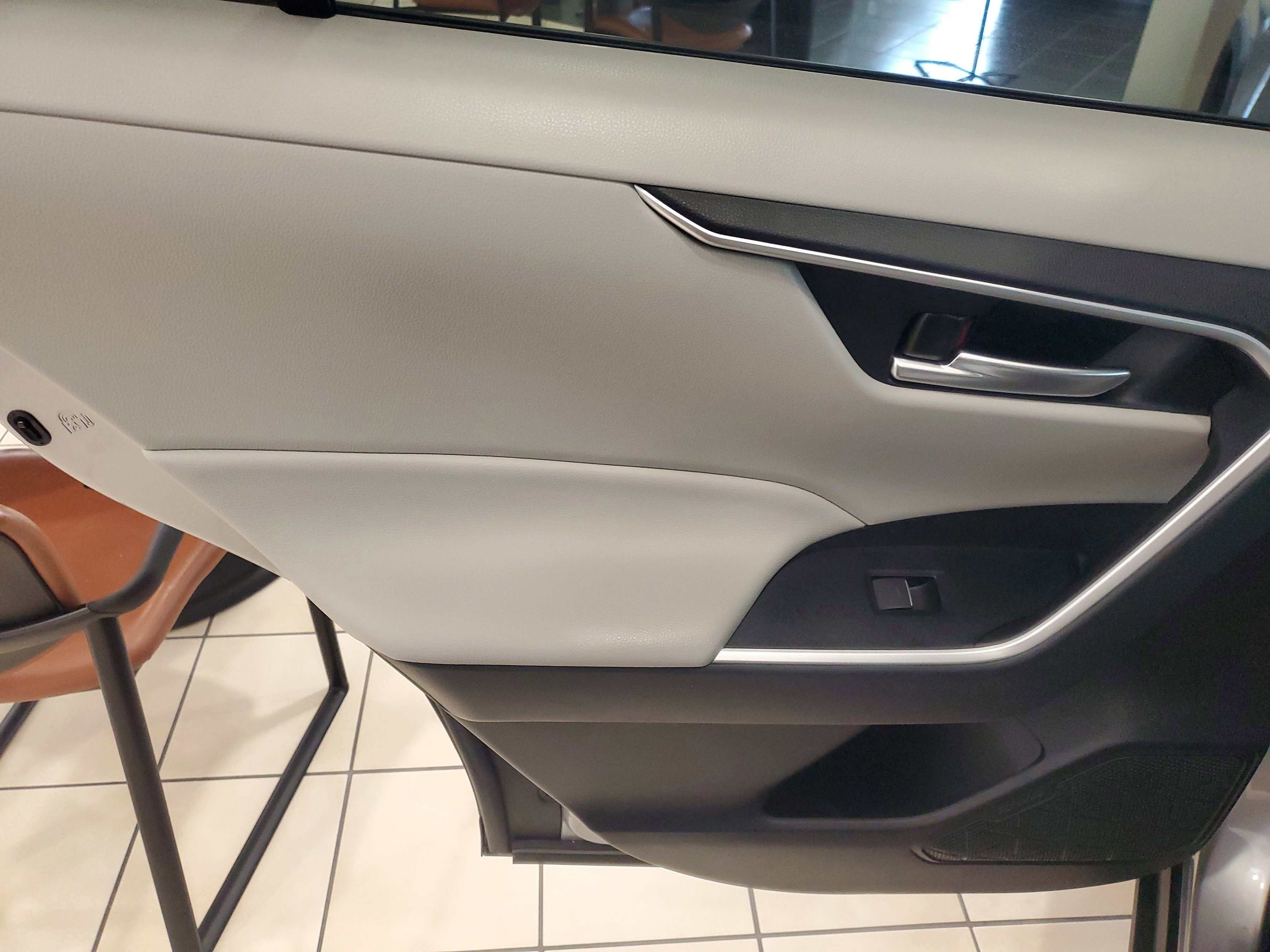 Used 2023 Toyota RAV4 XLE Premium image 12