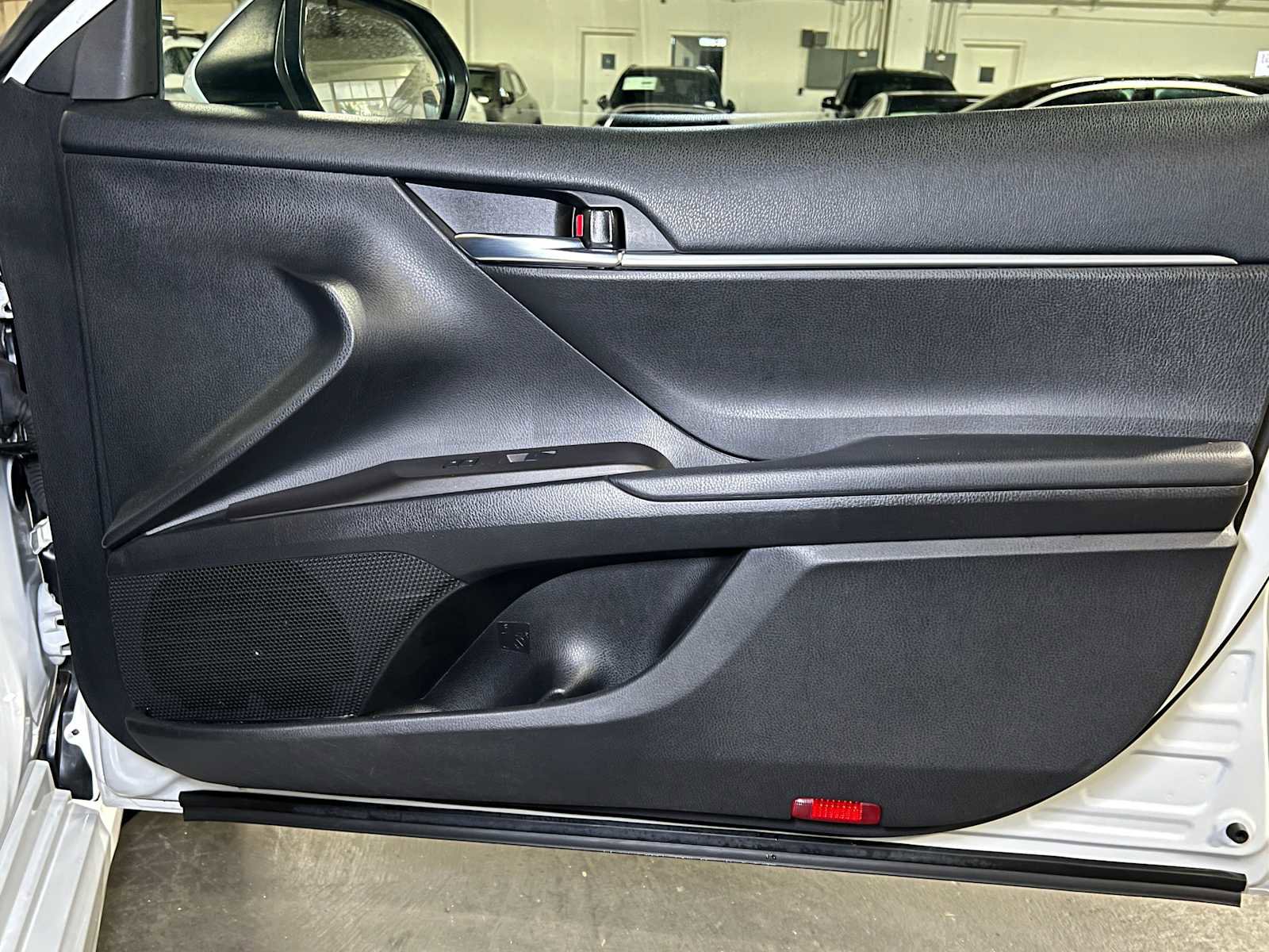 Used 2023 Toyota Camry SE w/ Cold Weather Package image 10