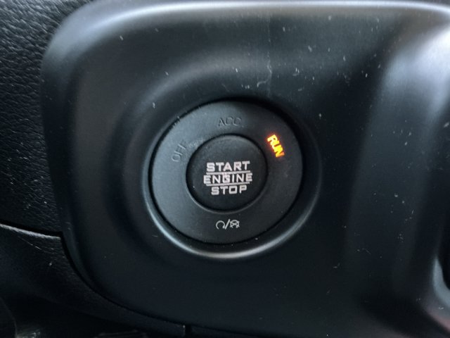 Used 2018 Jeep Wrangler Unlimited Sahara AWD/4WD image 21