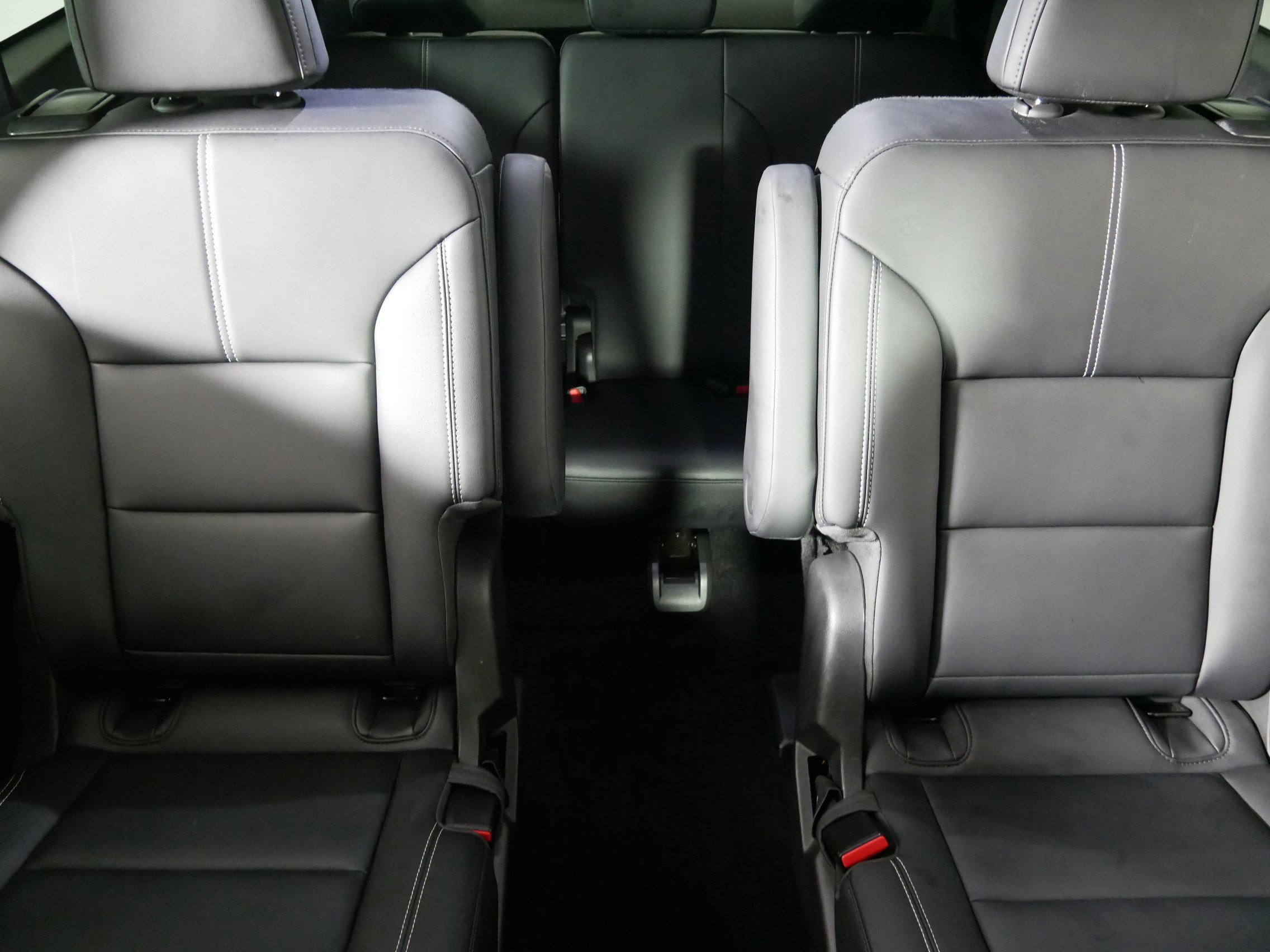 Used 2025 GMC Acadia Elevation w/ Elevation Premium Package image 13