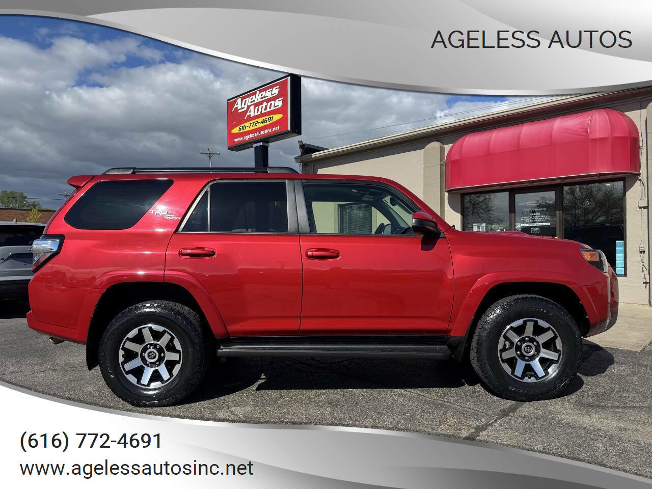 Used 2022 Toyota 4Runner TRD Off-Road AWD/4WD image 1
