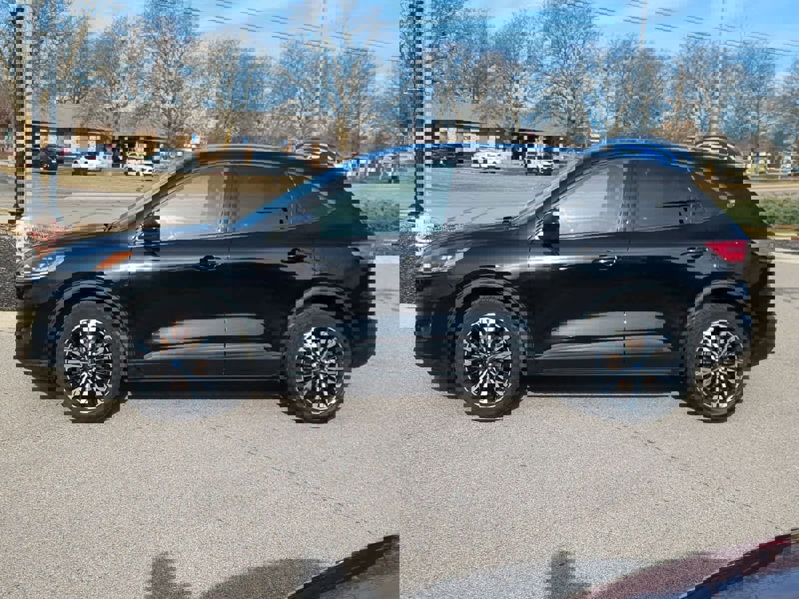 Used 2021 Ford Escape SE w/ SE Sport Appearance Package image 5