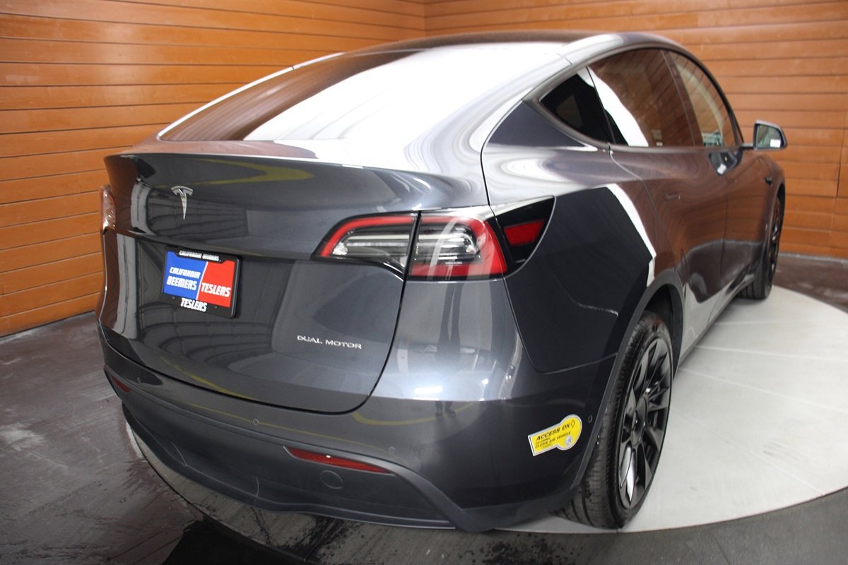 Used 2022 Tesla Model Y Long Range AWD/4WD image 10