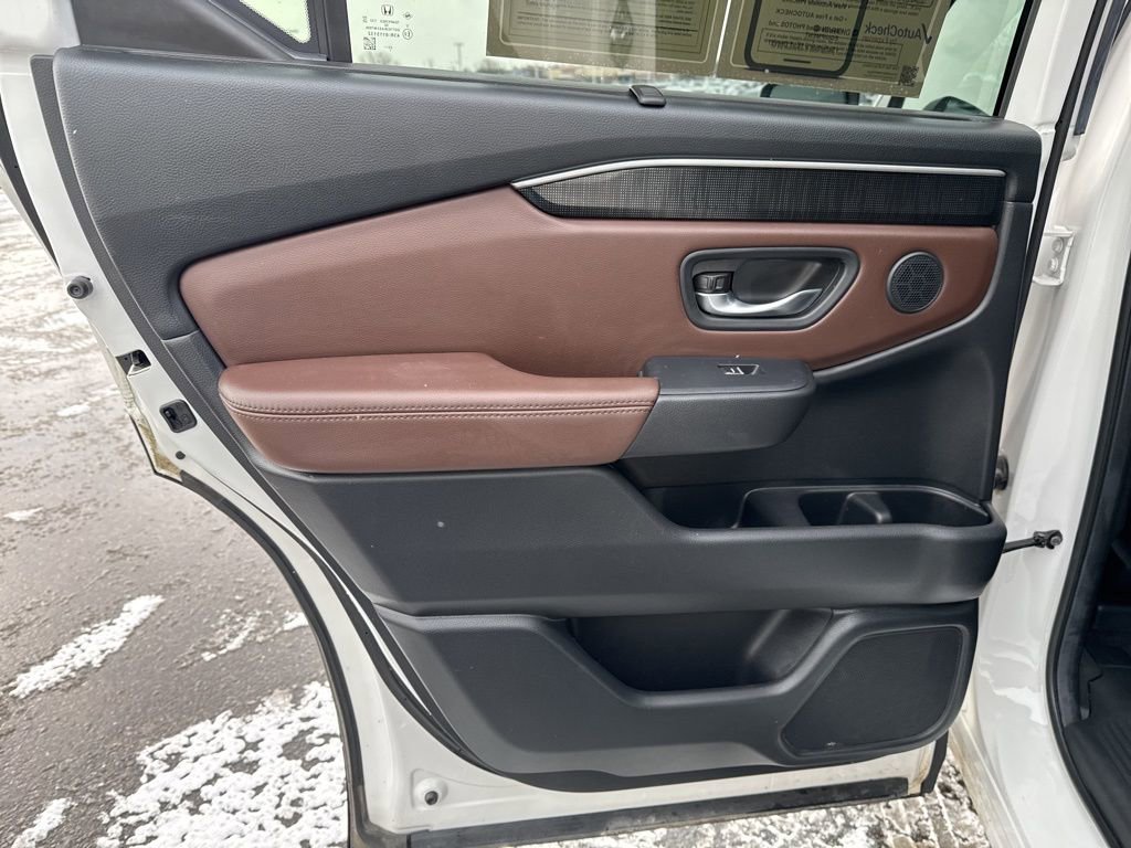 Used 2024 Honda Pilot Elite image 36