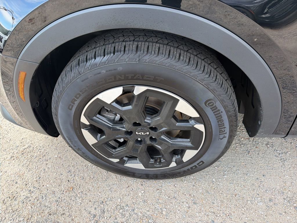 Certified 2025 Kia Sorento S w/ Panoramic Sunroof Package image 11