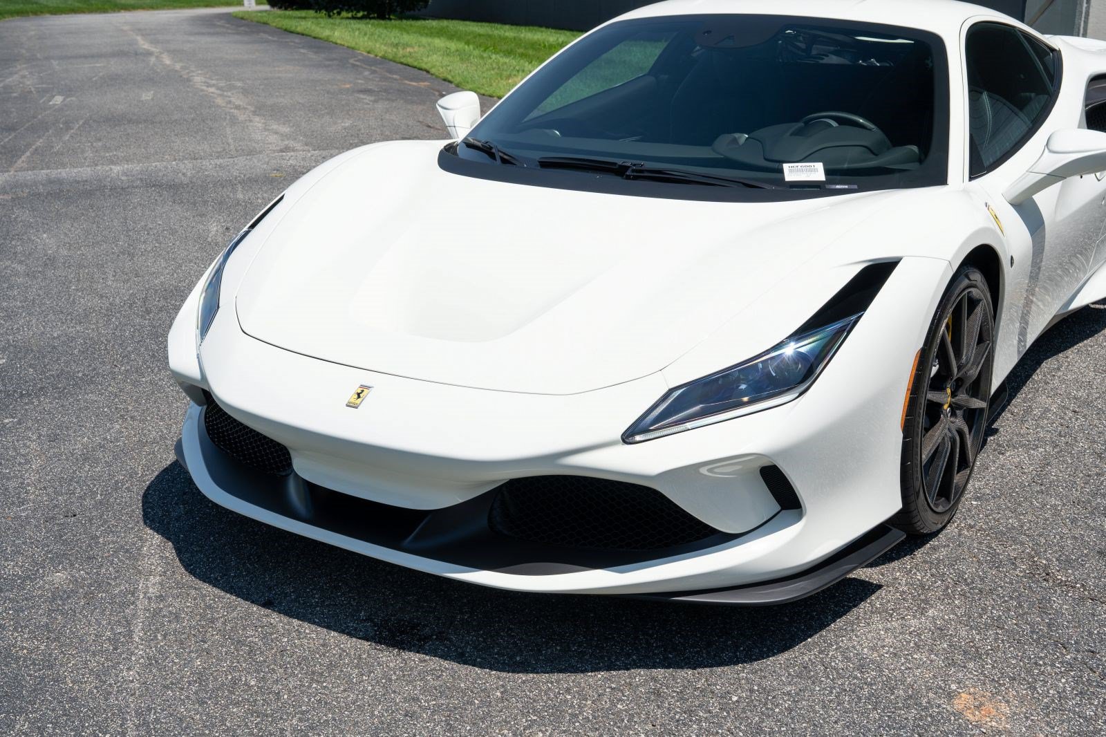 Used 2022 Ferrari F8 Tributo RWD image 28