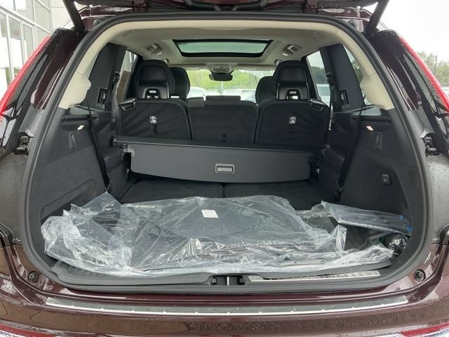 Certified 2025 Volvo XC90 B5 Plus AWD/4WD image 11