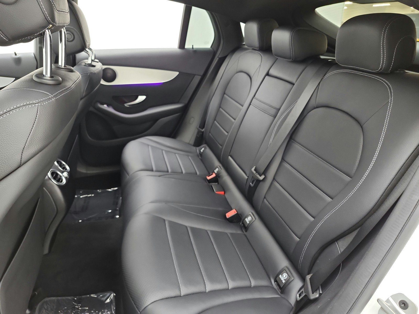 Used 2022 Mercedes-Benz GLC 300 4MATIC Coupe image 13