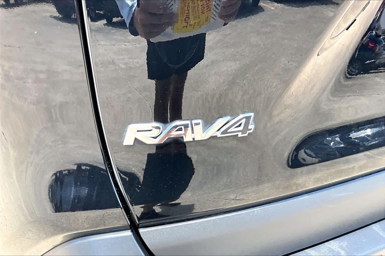 Used 2024 Toyota RAV4 Limited FWD image 31