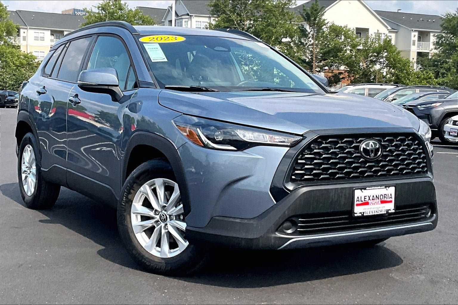 Used 2023 Toyota Corolla Cross LE AWD/4WD image 2