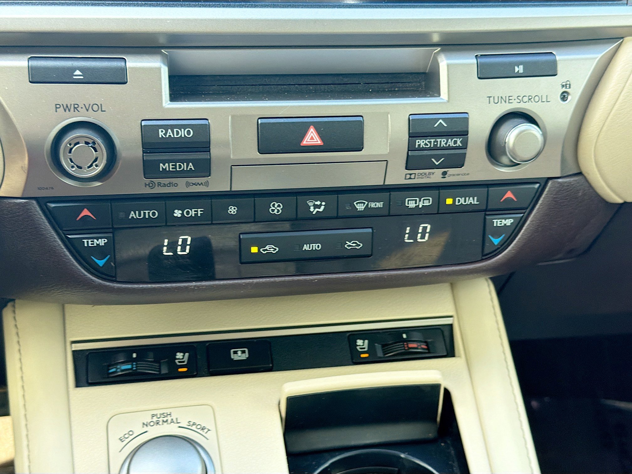 Used 2016 Lexus ES 350 w/ Luxury Package w/Wood Trim image 32