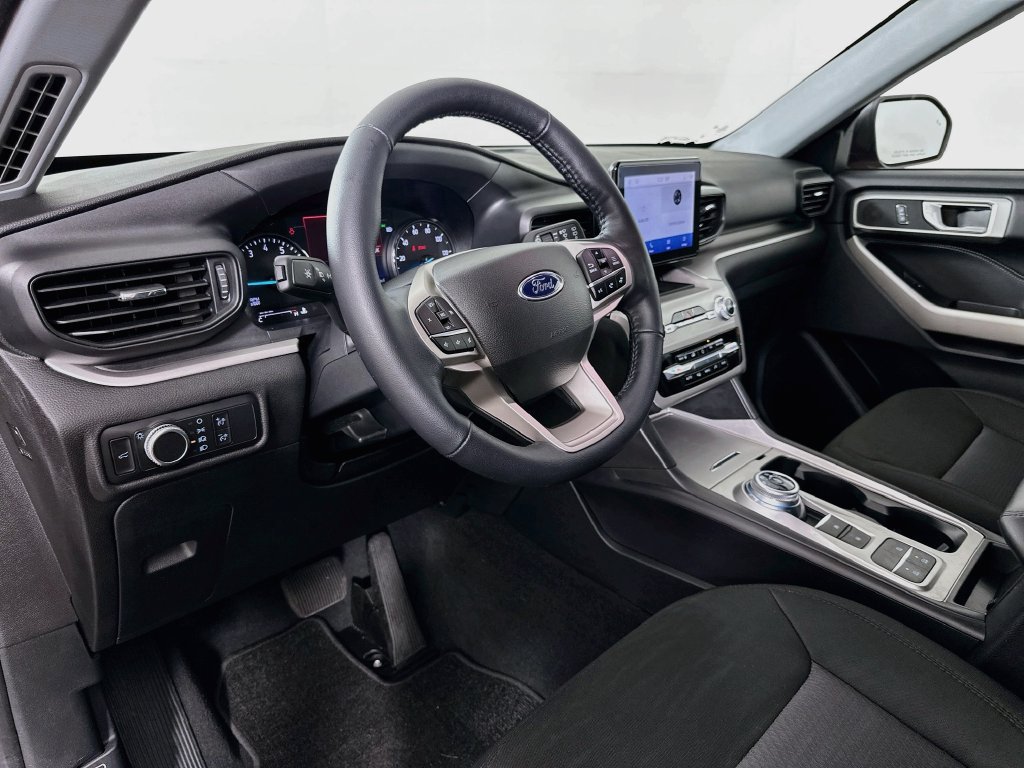 Used 2022 Ford Explorer XLT RWD image 9