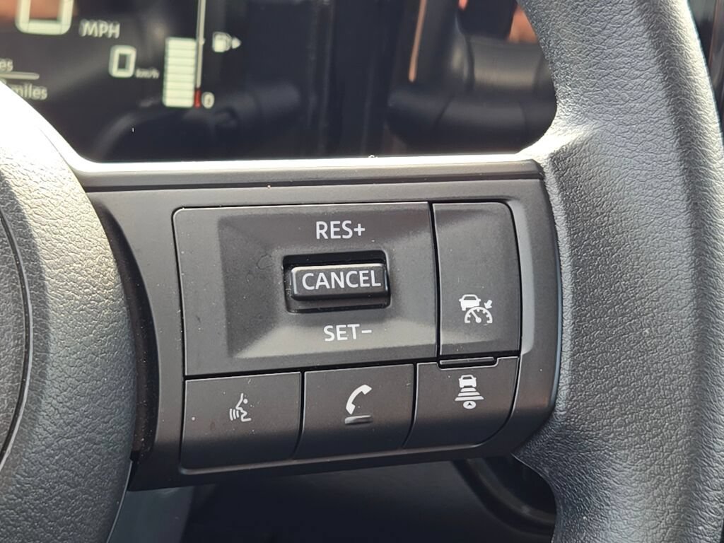 Used 2025 Nissan Kicks S AWD/4WD image 25