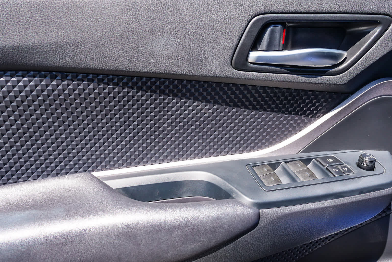 Used 2020 Toyota C-HR LE image 22