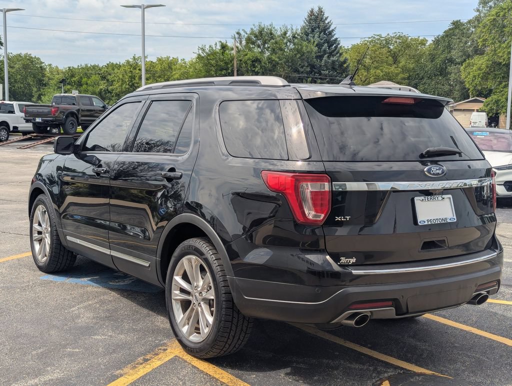 Used 2018 Ford Explorer XLT w/ Equipment Group 202A FWD image 5
