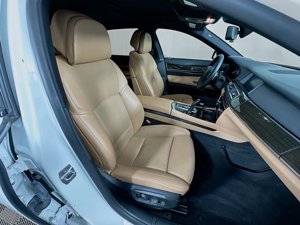 Used 2013 BMW 750Li RWD image 29