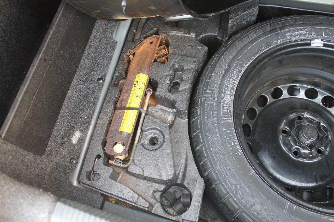 Used 2006 Volkswagen Passat 2.0T image 35