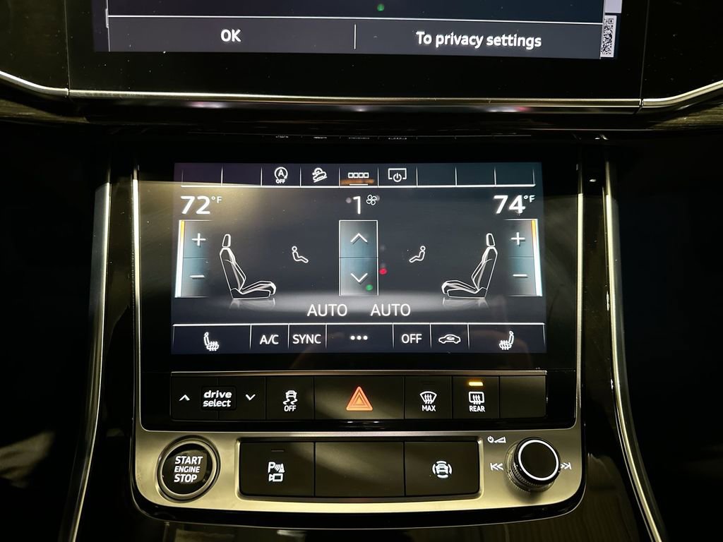 Used 2025 Audi Q8 Premium image 13