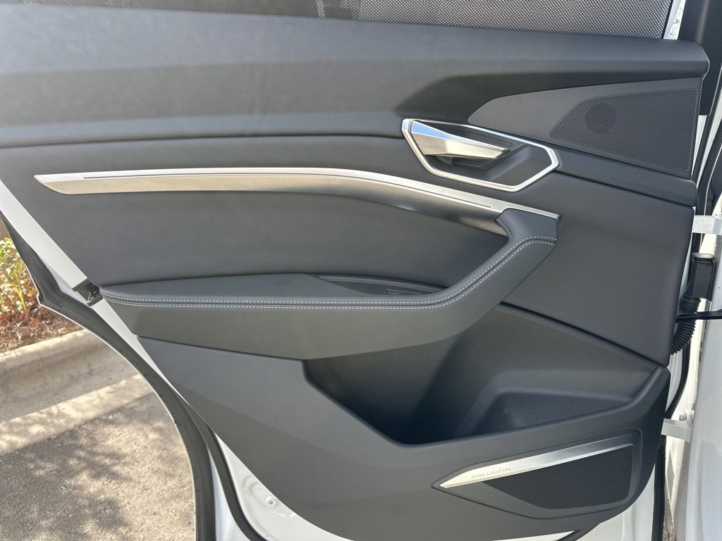 Used 2024 Audi Q8 e-tron Prestige image 56