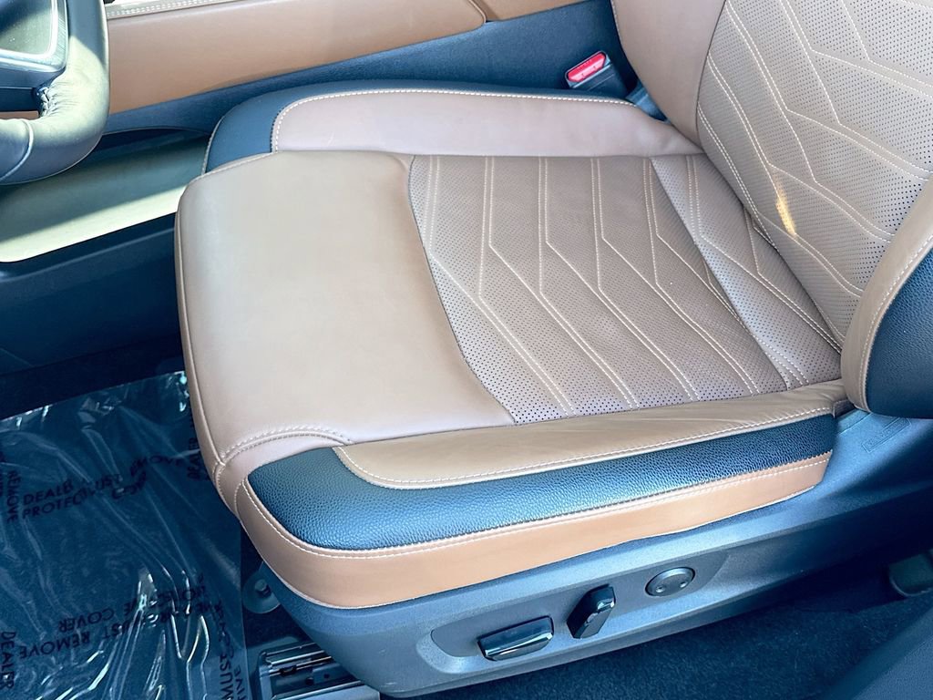 Used 2025 Nissan Pathfinder Platinum image 18