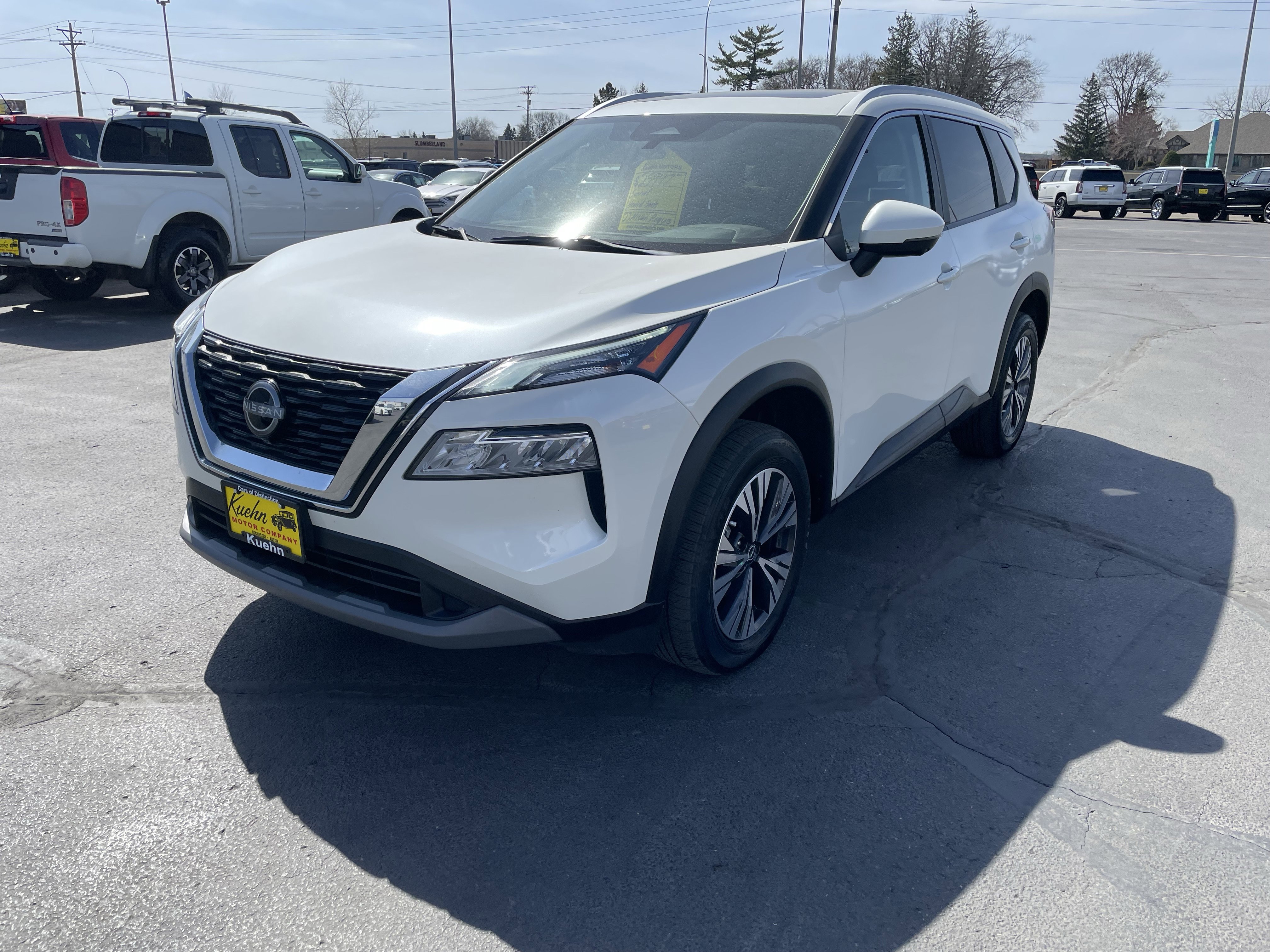 Used 2023 Nissan Rogue SV image 4