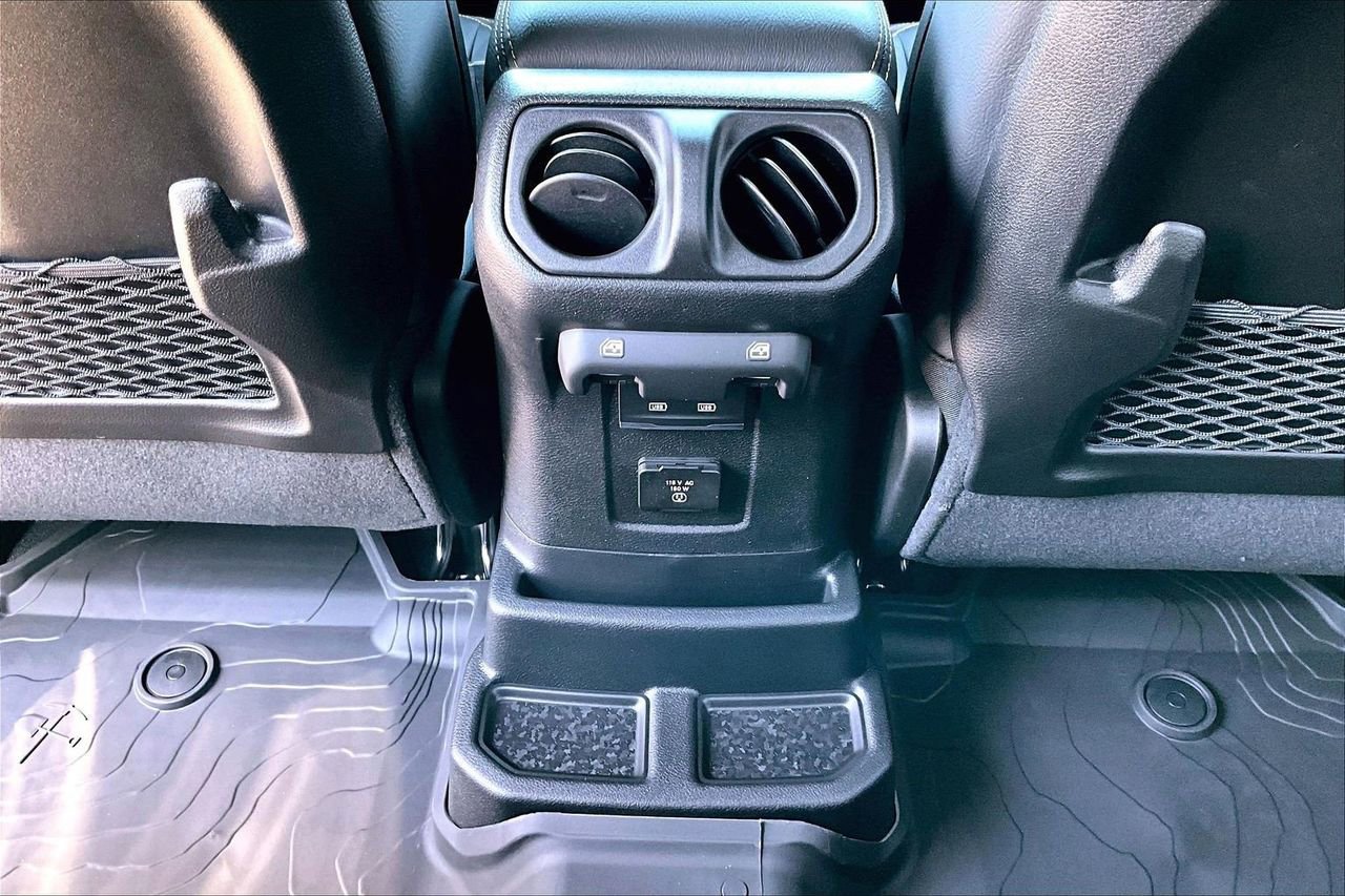 New 2026 Jeep Wrangler Sahara AWD/4WD image 17
