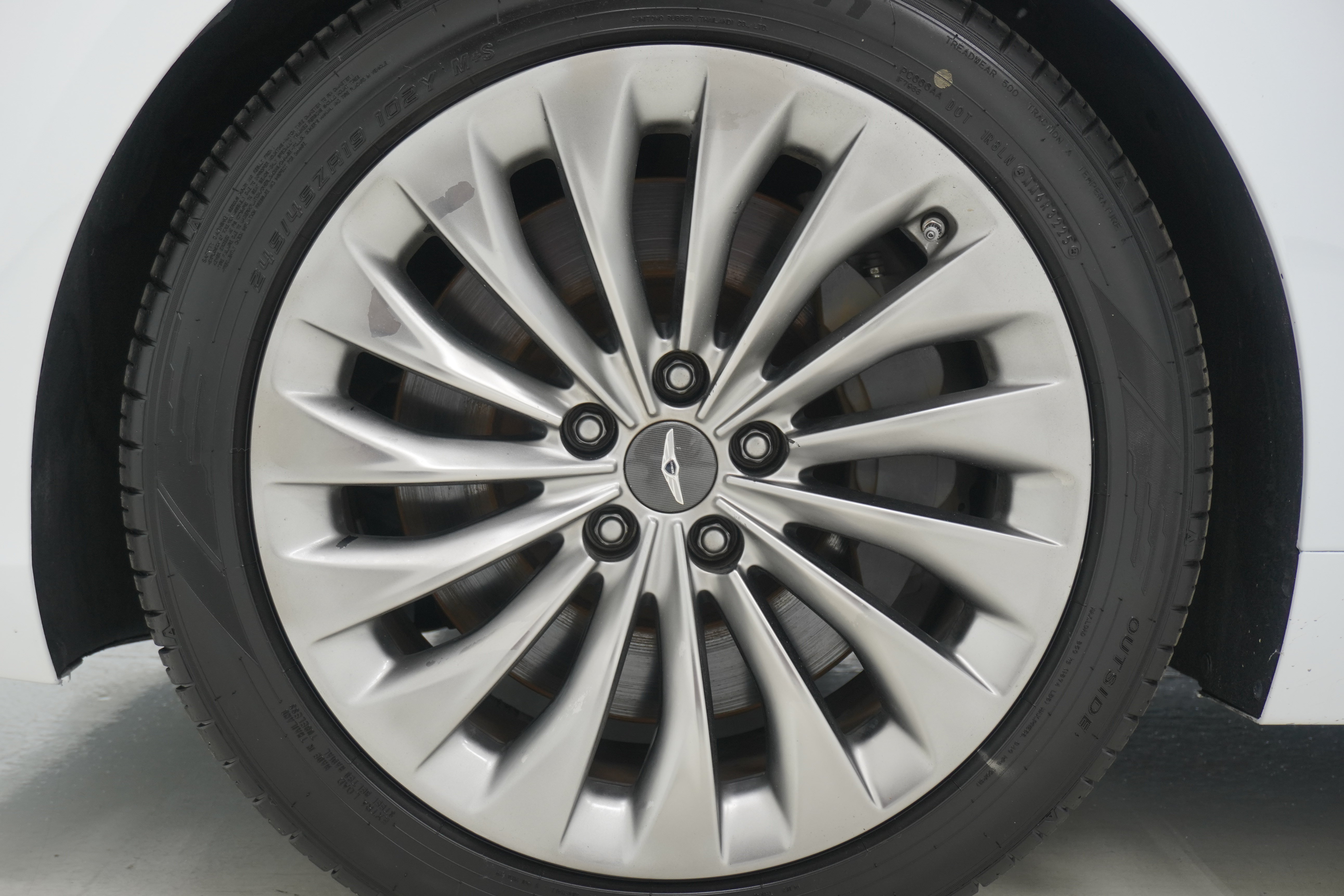 Used 2018 Genesis G90 5.0 Ultimate AWD/4WD image 31