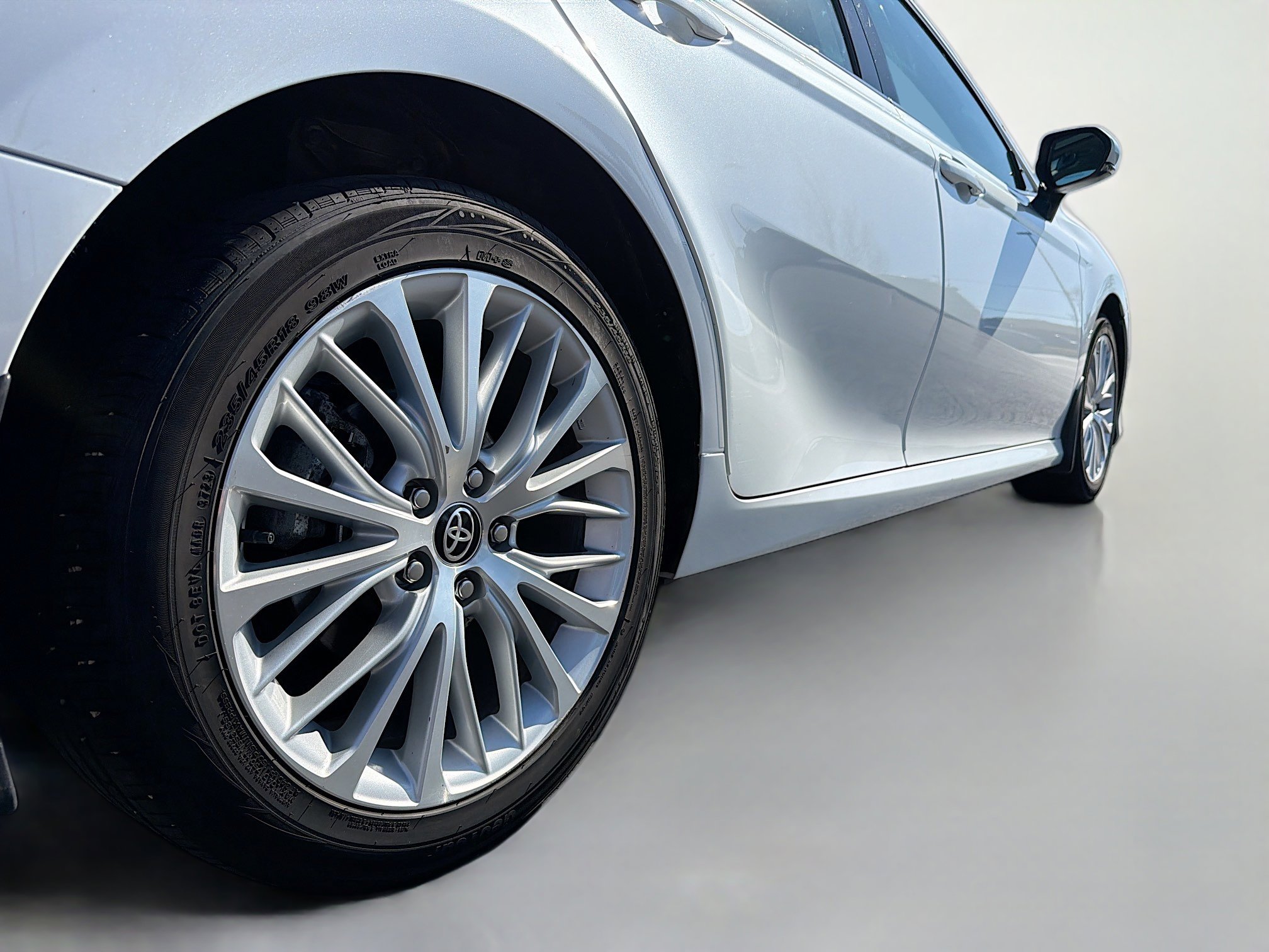 Used 2020 Toyota Camry XLE image 15