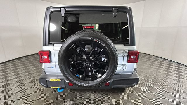 Used 2023 Jeep Wrangler Unlimited Sahara w/ Cold Weather Group AWD/4WD image 3