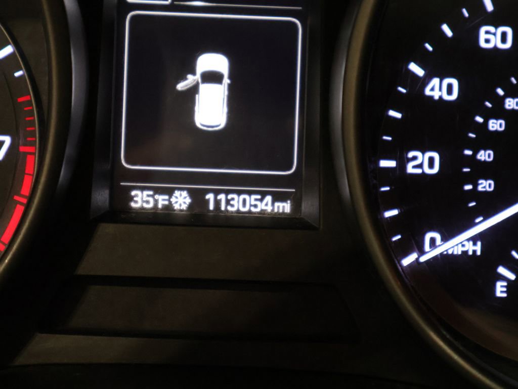 Used 2018 Hyundai Santa Fe Sport image 2