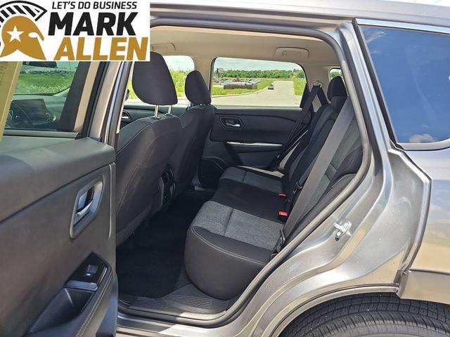 Used 2025 Nissan Rogue SV FWD image 24
