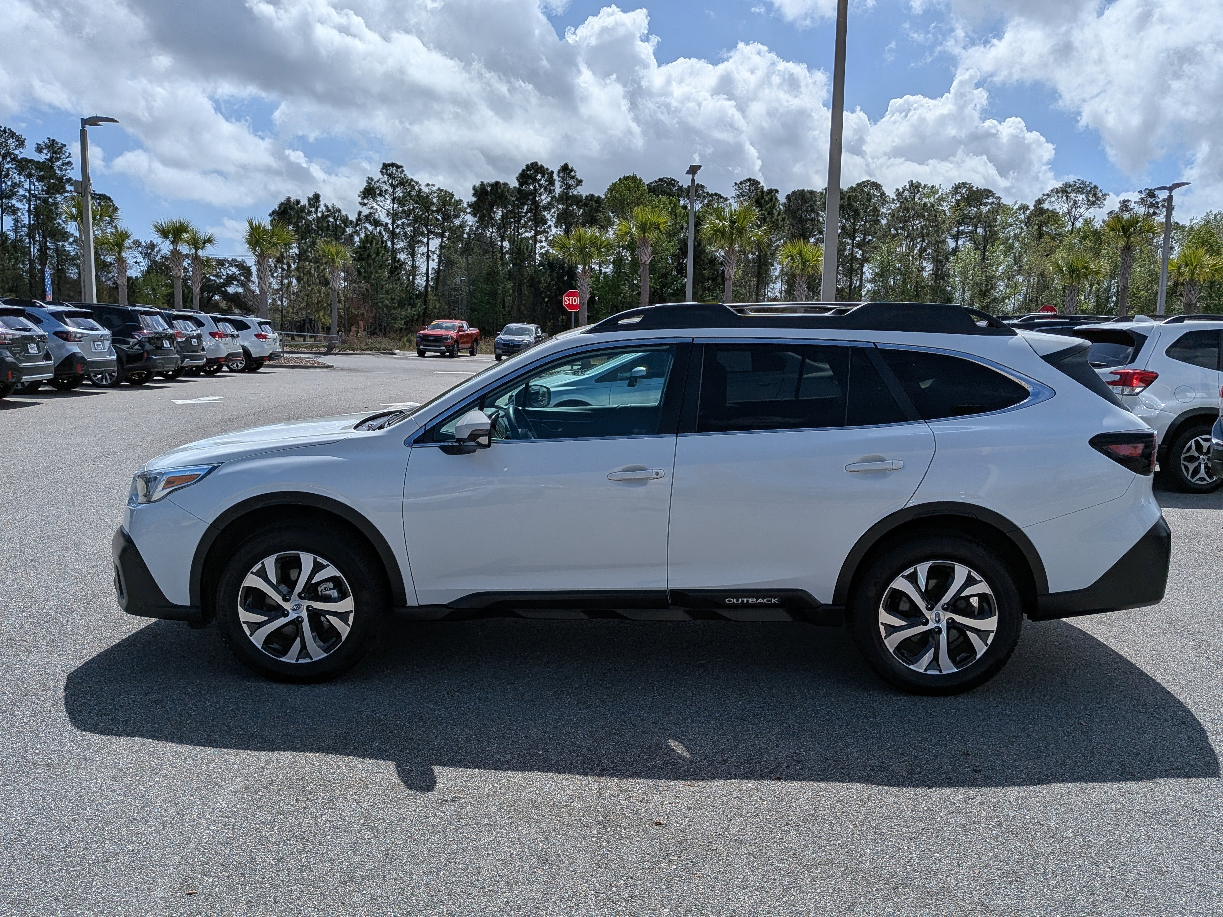 Used 2022 Subaru Outback Limited image 7