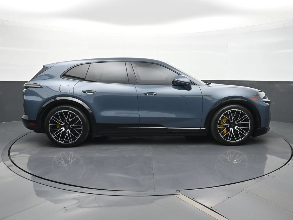 Used 2026 Porsche Cayenne Turbo AWD/4WD image 25
