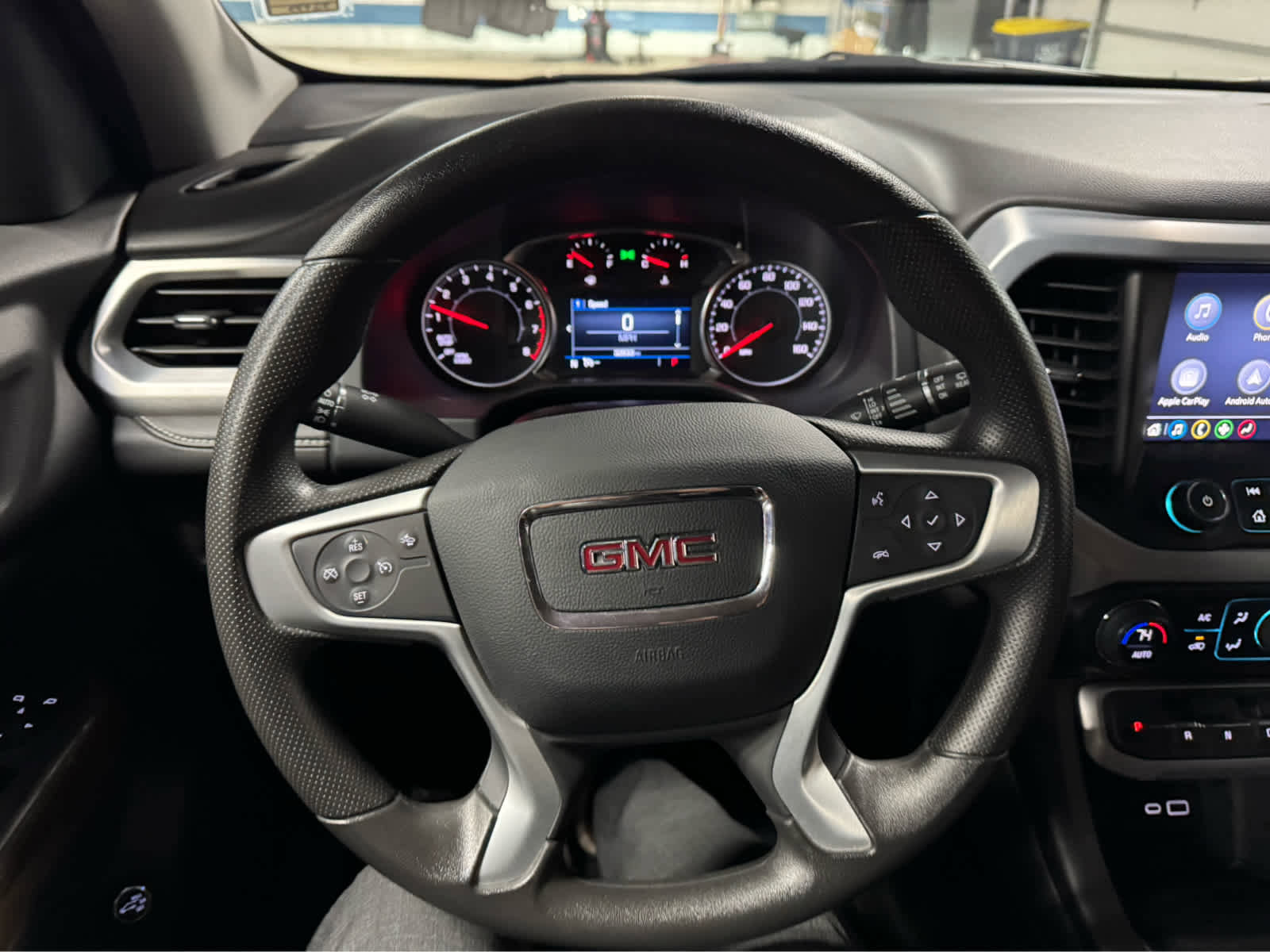 Certified 2023 GMC Acadia SLE w/ Driver Convenience Package image 17