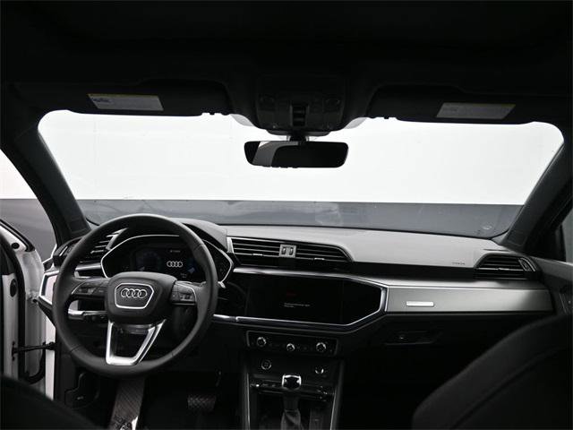 New 2025 Audi Q3 2.0T Premium image 10