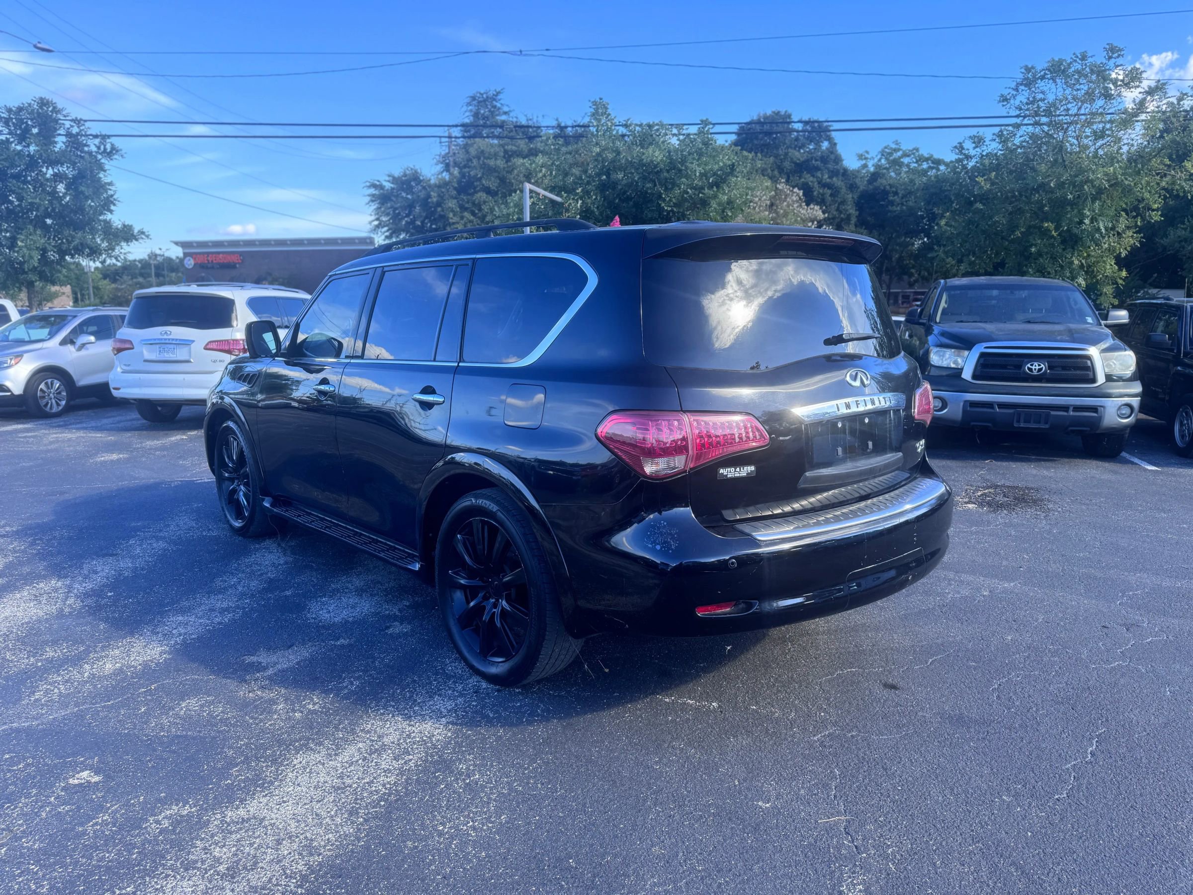 Used 2011 INFINITI QX56 2WD w/ Deluxe Touring Pkg image 7