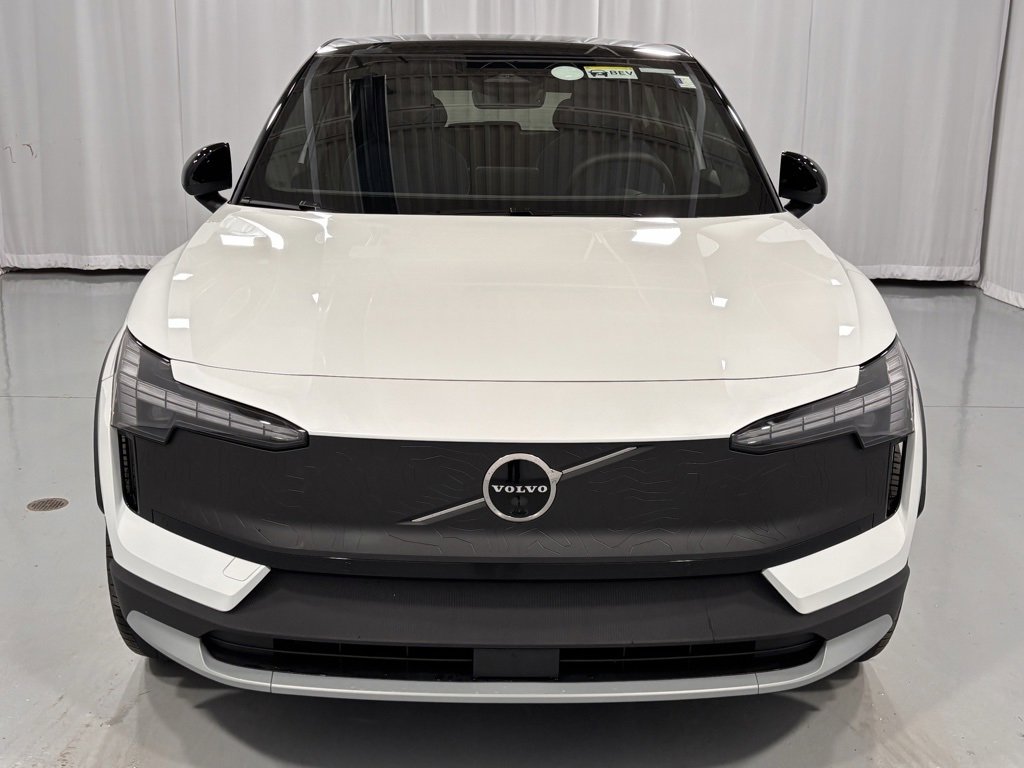 New 2026 Volvo EX30 Cross Country Ultra image 3