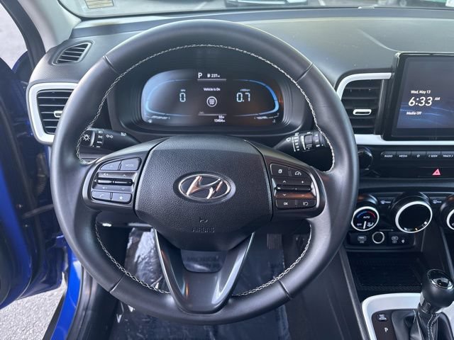 Used 2023 Hyundai Venue Limited w/ Cargo Package FWD image 16