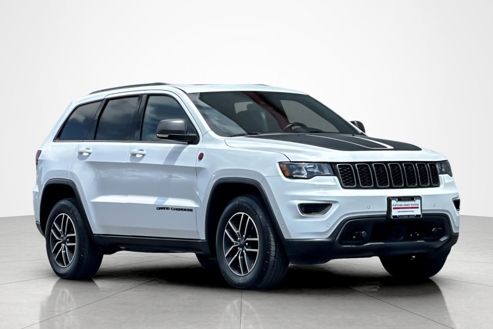 Used 2019 Jeep Grand Cherokee Trailhawk AWD/4WD image 7