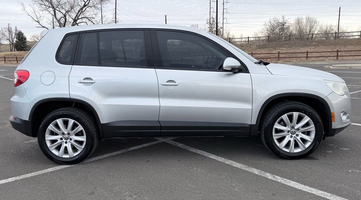 Used 2010 Volkswagen Tiguan S image 4