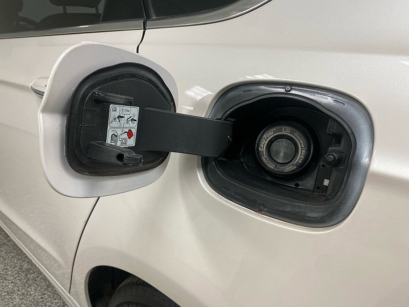 Used 2020 Ford Fusion Energi Titanium image 13