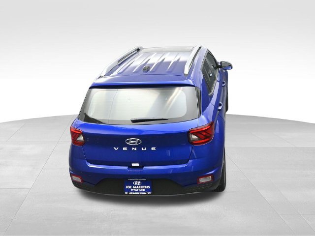 Used 2025 Hyundai Venue SEL FWD image 28