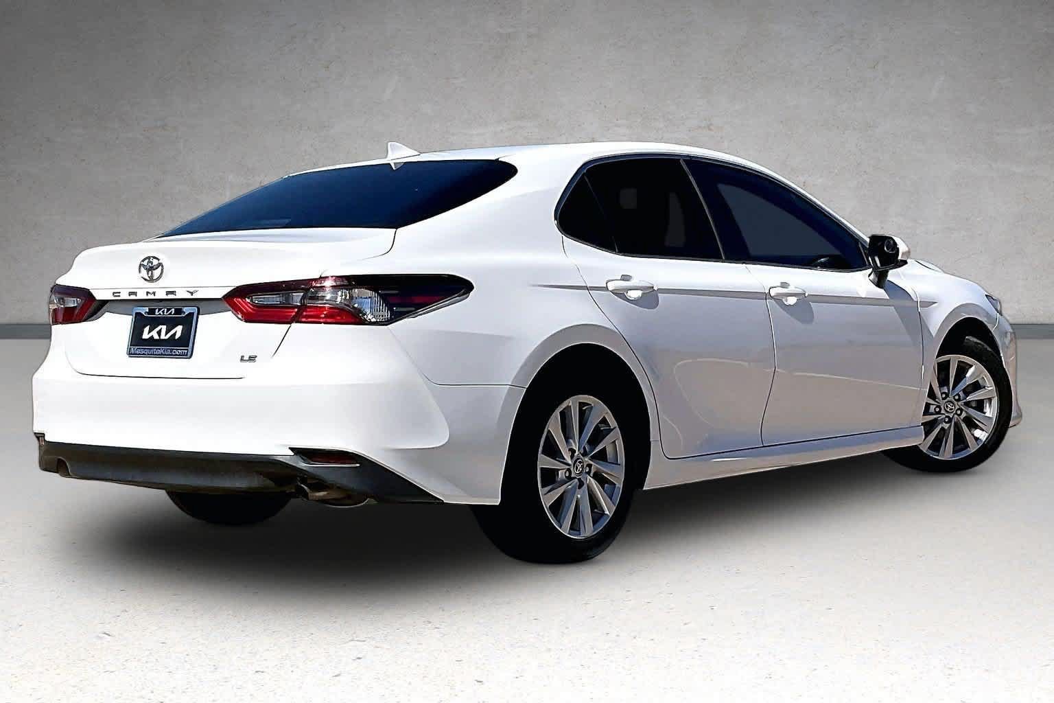 Used 2021 Toyota Camry LE FWD image 21
