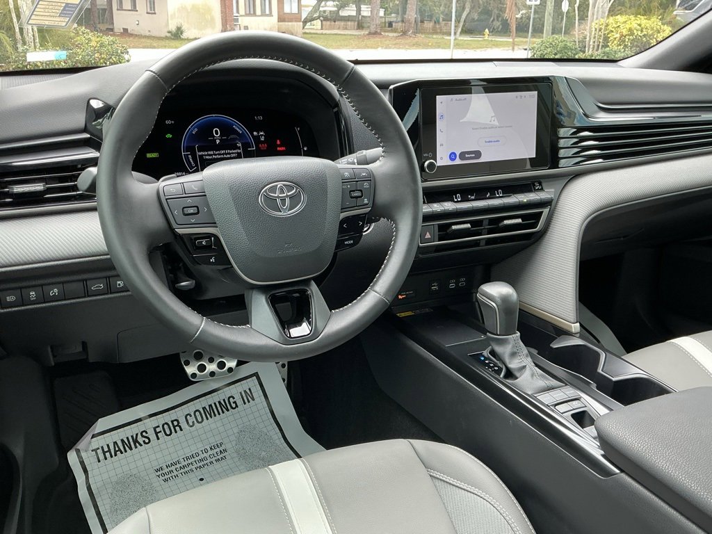 Used 2025 Toyota Camry SE image 33