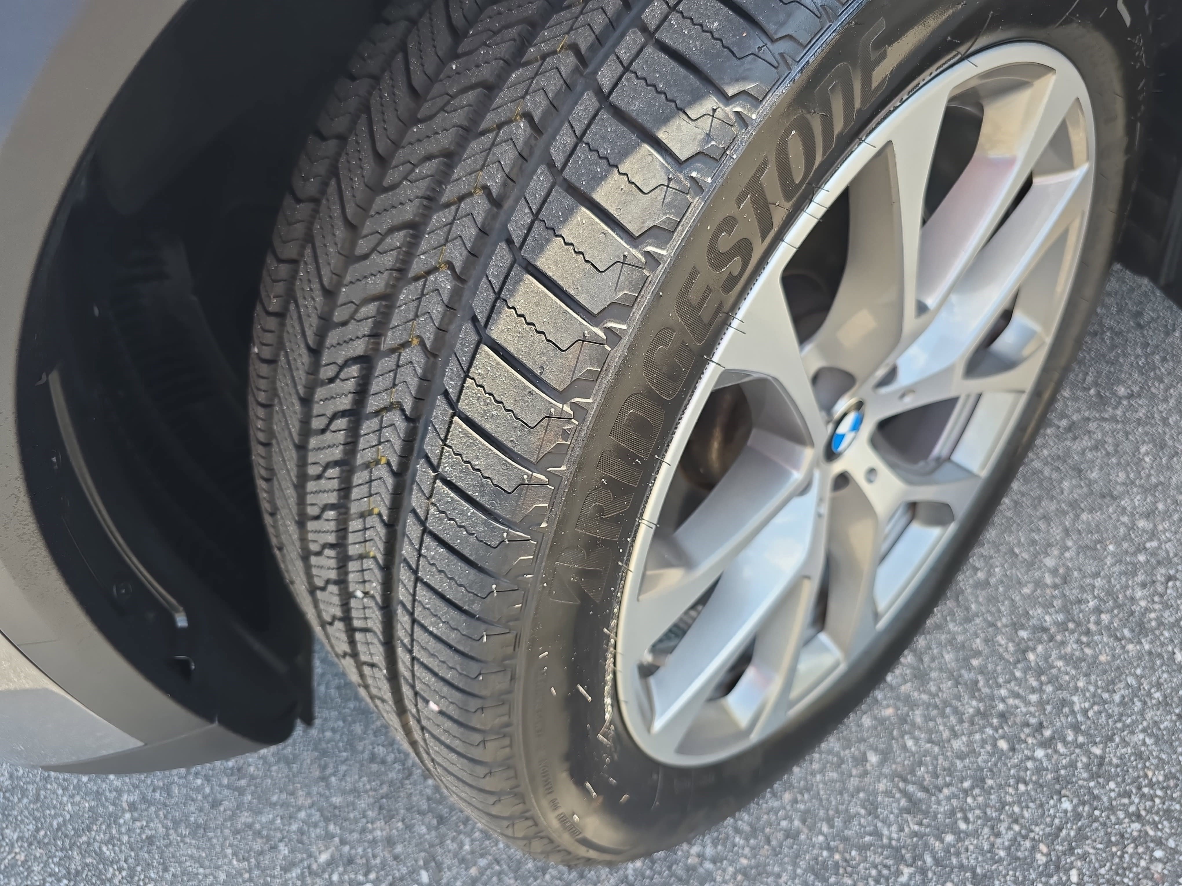 Used 2024 BMW X5 xDrive40i w/ Premium Package AWD/4WD image 32