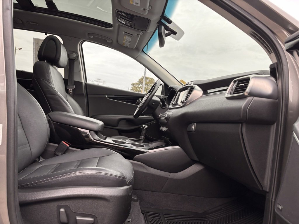 Used 2016 Kia Sorento SX image 23