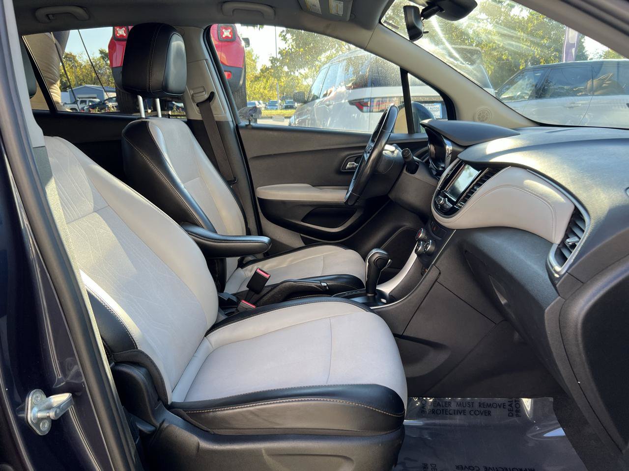 Used 2018 Chevrolet Trax LT w/ LT Convenience Package AWD/4WD image 16