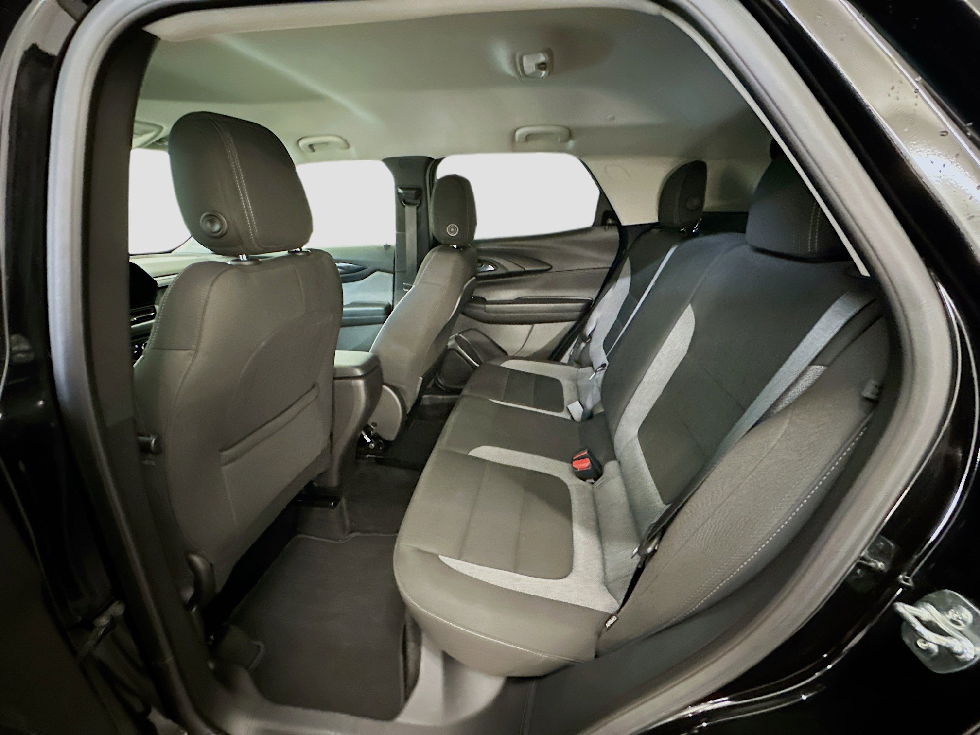 Used 2025 Chevrolet TrailBlazer LT w/ Driver Confidence Package image 29