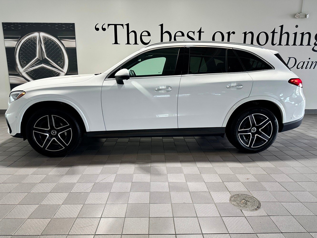 Used 2025 Mercedes-Benz GLC 300 4MATIC image 7
